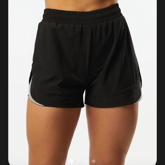 Alphalete Pants - Alphalete Stride Shorts